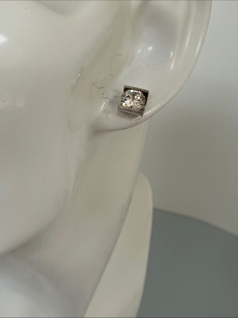 Classic 9k White Gold Cubic Zirconia Stud Earrings